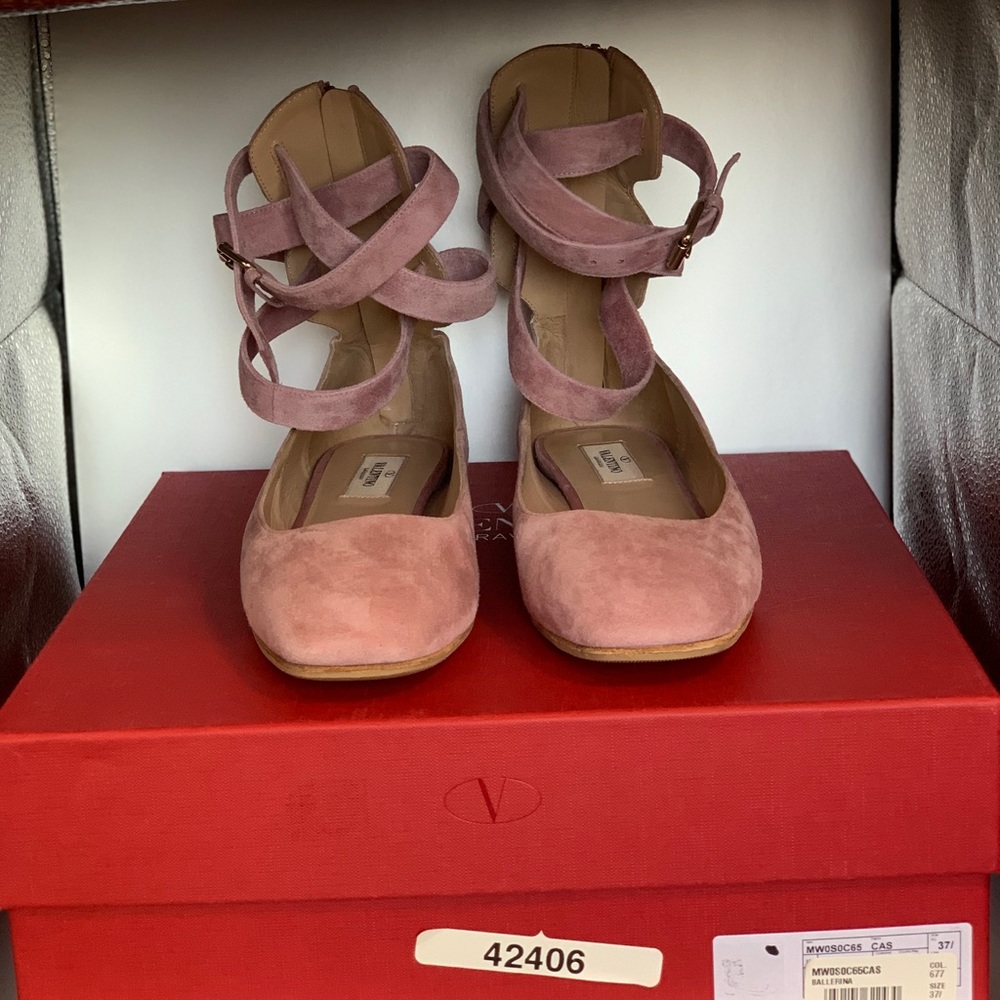 Like New Valentino Blush Pink Suede Ballet Flats, Size 37.5, Worn Once